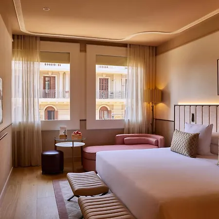 Grand Central, Small Luxury