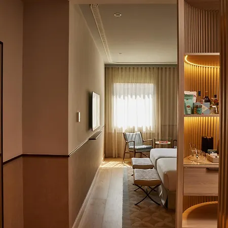 Hotel Grand Central, Small Luxury