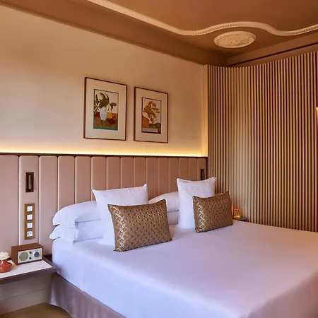 Grand Central, Small Luxury 5*