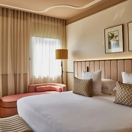 Grand Central, Small Luxury