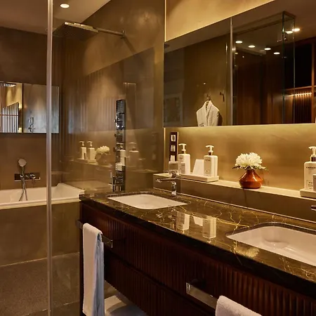 Grand Central, Small Luxury 5*