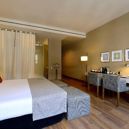 Hotel Grand Central, Small Luxury