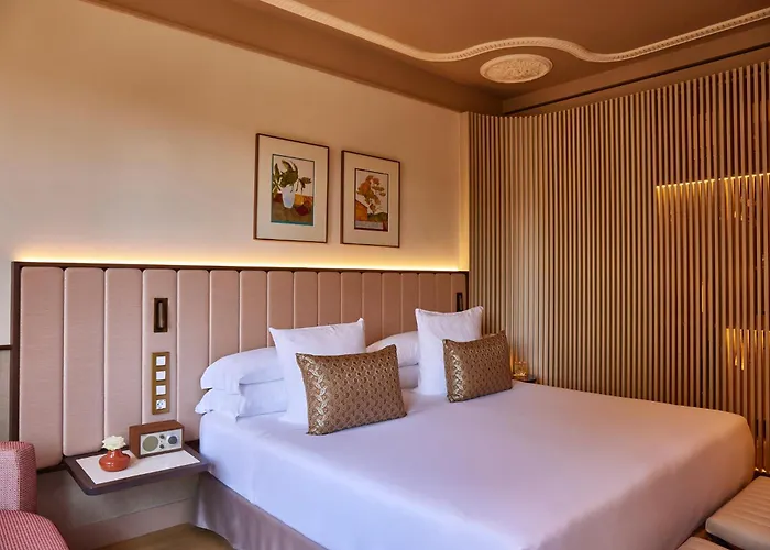 Grand Central, Small Luxury 5*