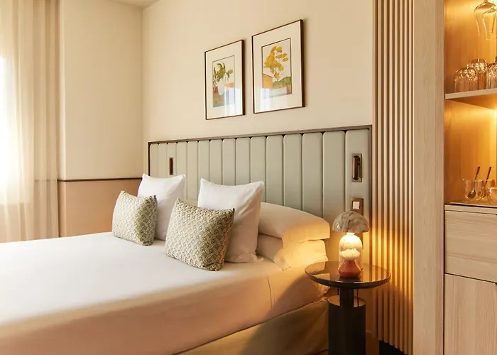 Hotel Grand Central, Small Luxury